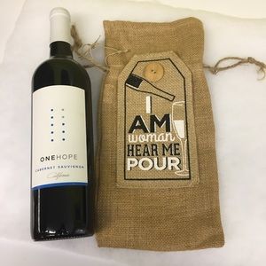Bag-Mud pie Wine Drink Gift Bag Burlap Drawstring New with Tags.